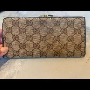Used vintage Gucci wallet